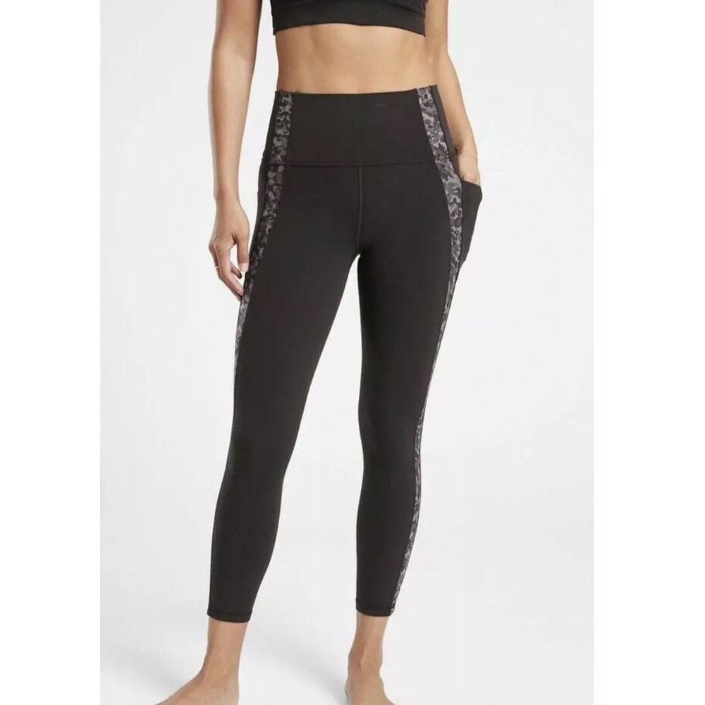 Athleta Salutation Stash Pocket II Serene 7/8 Leggings Black Camo Stripe Small